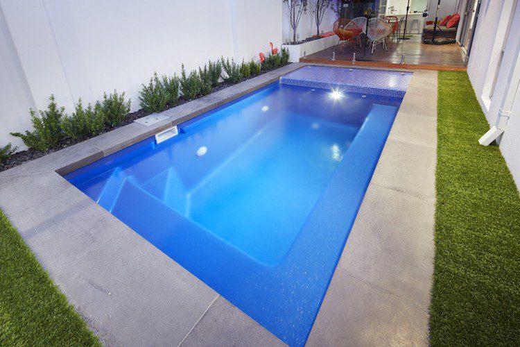 4.2mx1.6m-billabong-slimline-plunge-pool-3-1.jpg