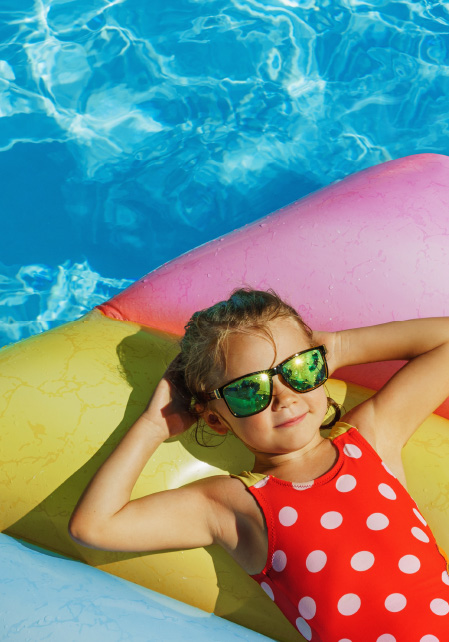 how-to-stay-safe-around-the-pool-during-easter-blogimage1-m